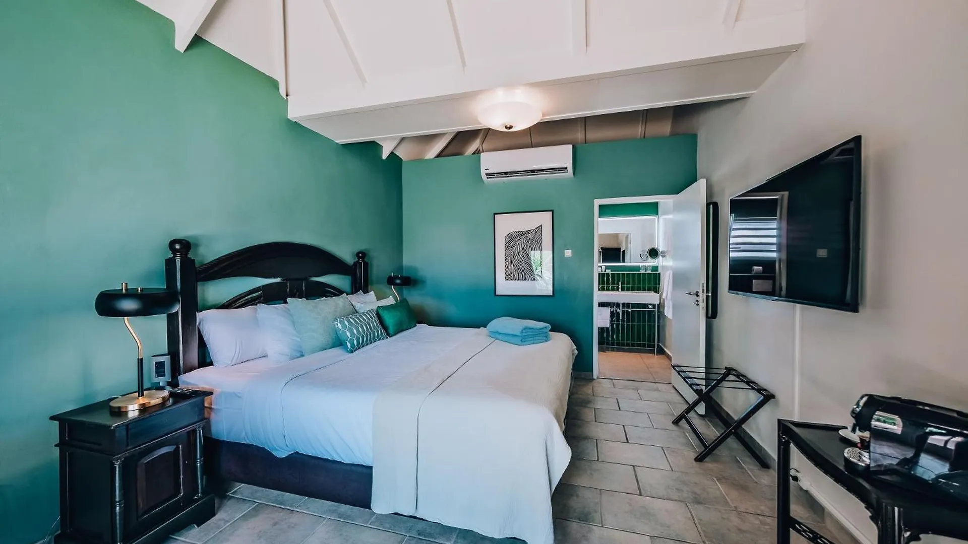 Kura Botanica Hotel Willemstad 4*,