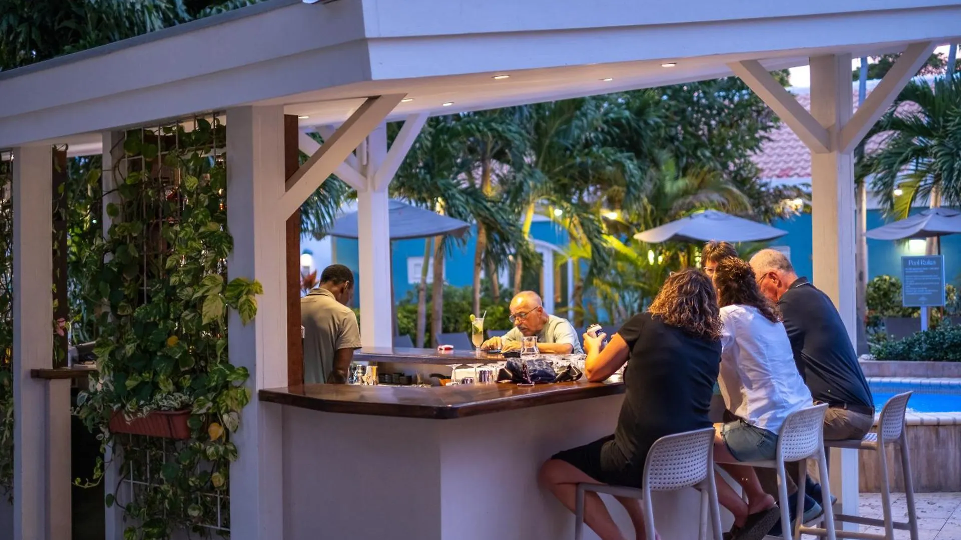 Kura Botanica Hotel Willemstad 4*,